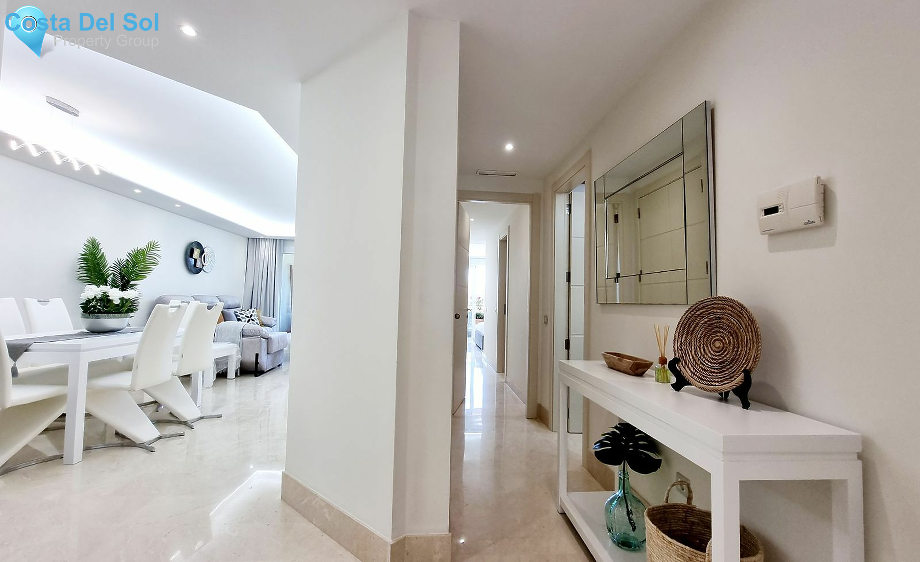 Middle Floor Apartment in Estepona-1468017