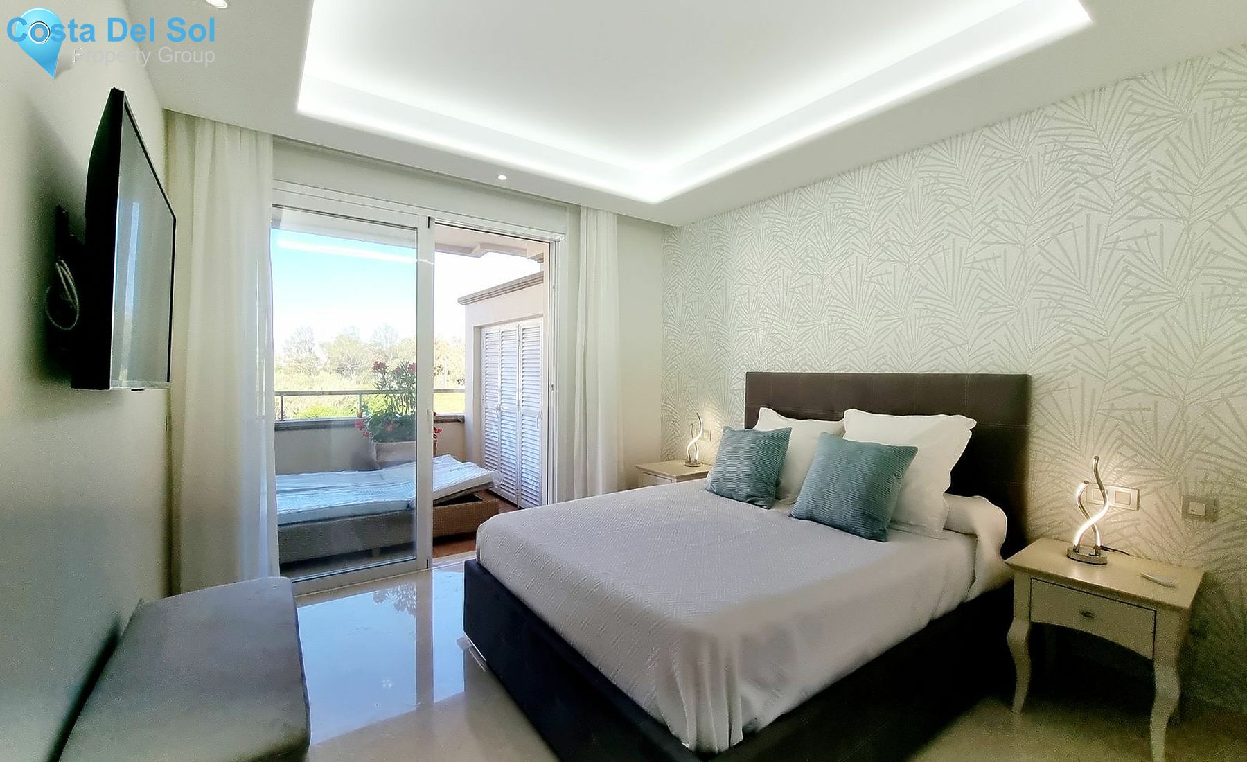 Middle Floor Apartment in Estepona-1468021