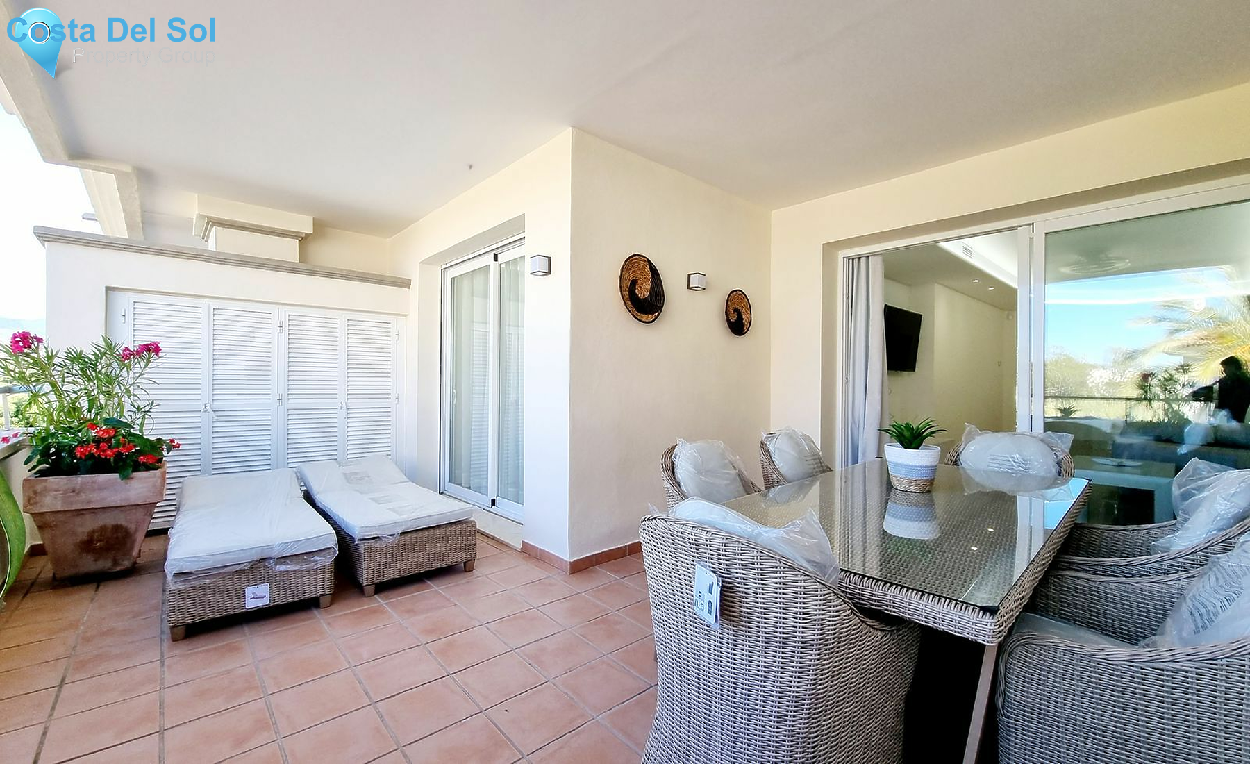 Middle Floor Apartment in Estepona-1468009