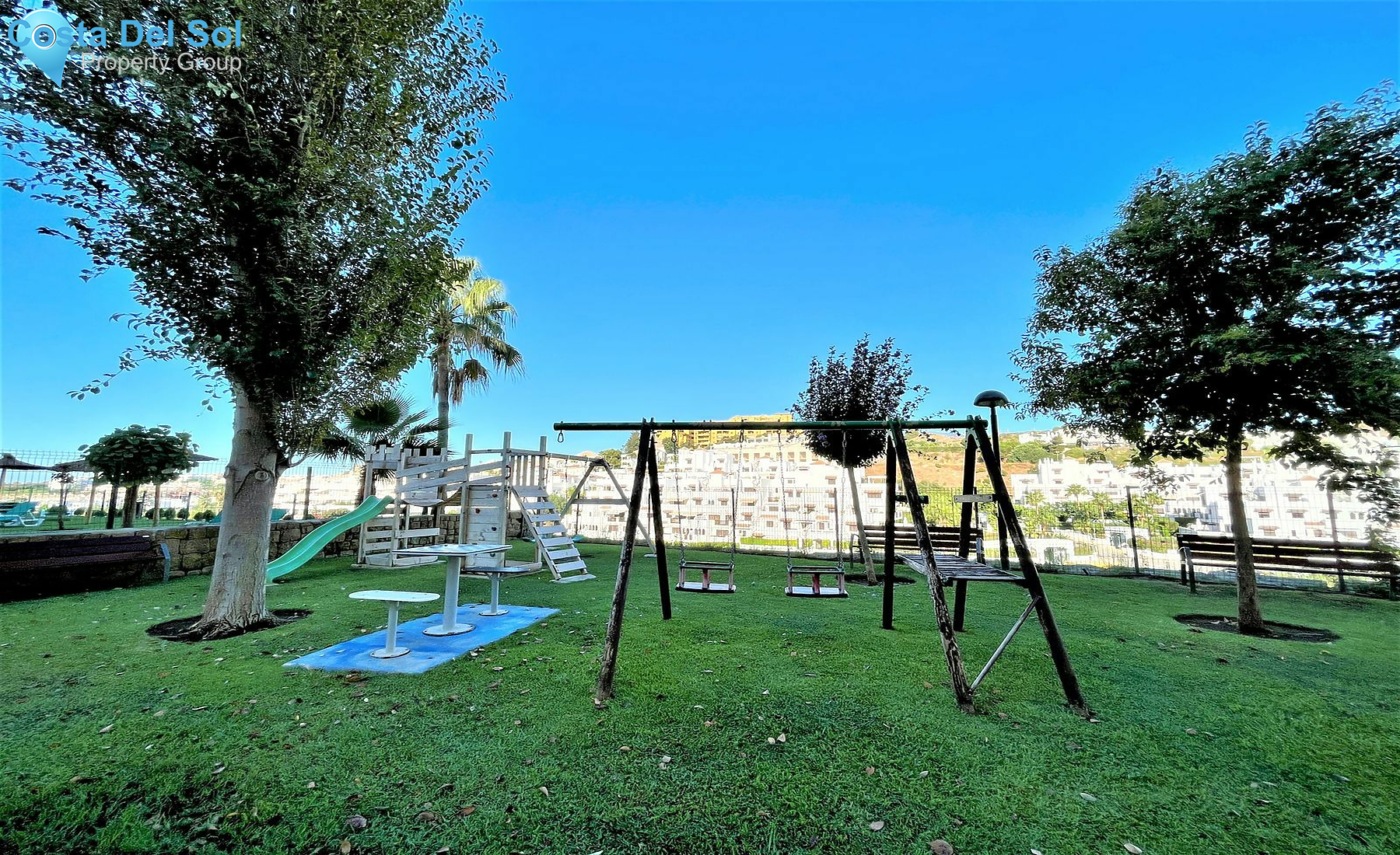 Middle Floor Apartment in Estepona-1474211
