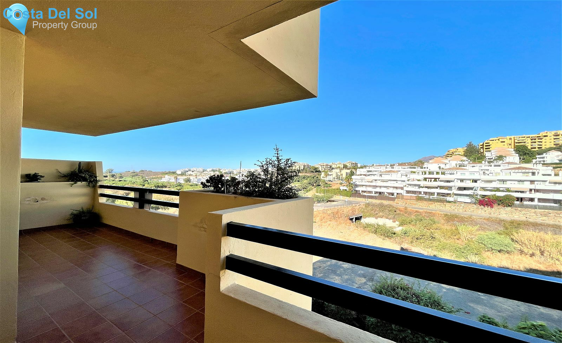 Middle Floor Apartment in Estepona-1474201