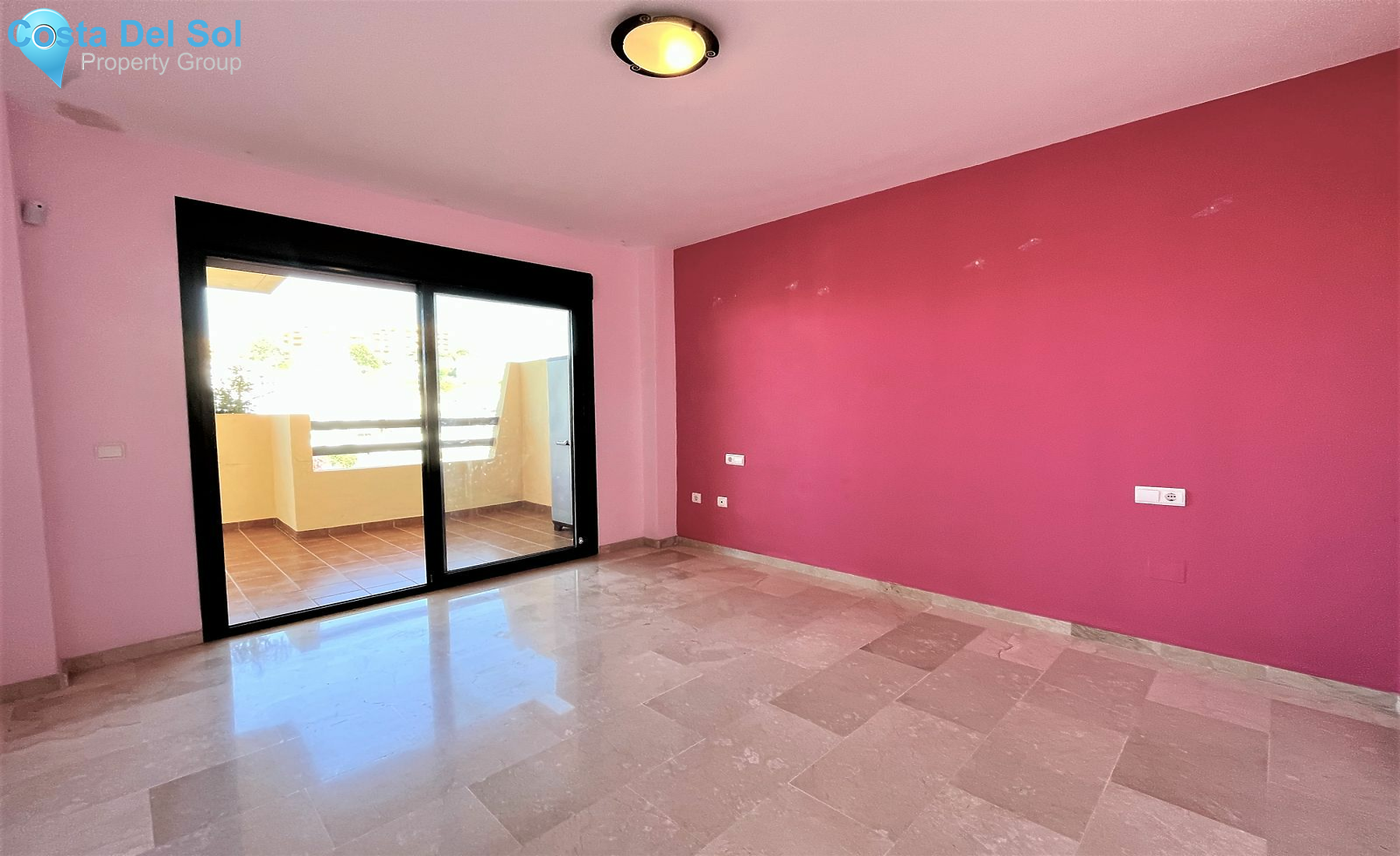 Middle Floor Apartment in Estepona-1474204