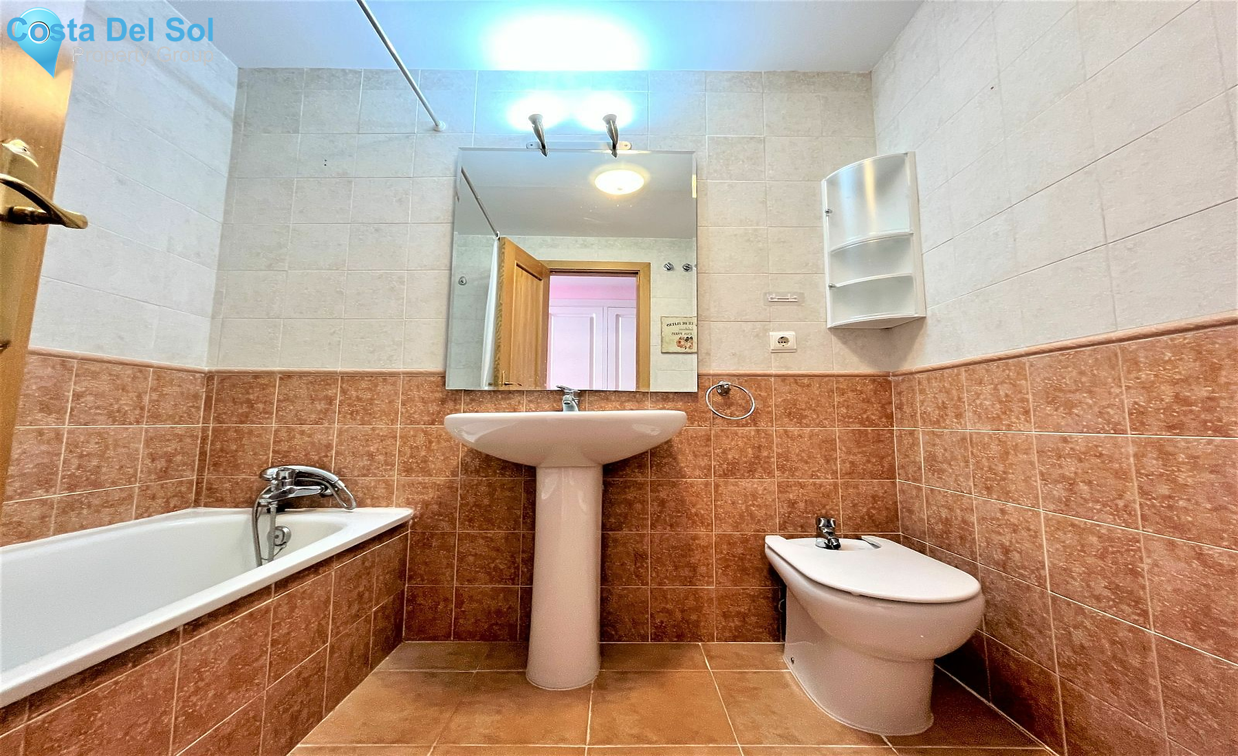 Middle Floor Apartment in Estepona-1474205