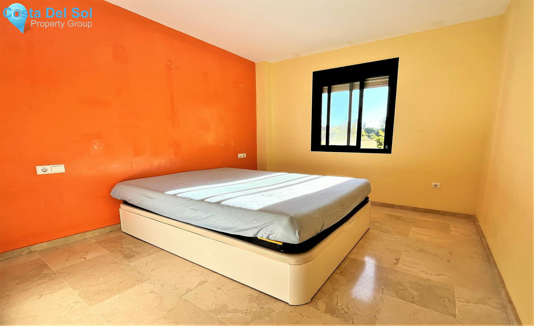 Middle Floor Apartment in Estepona-1474206