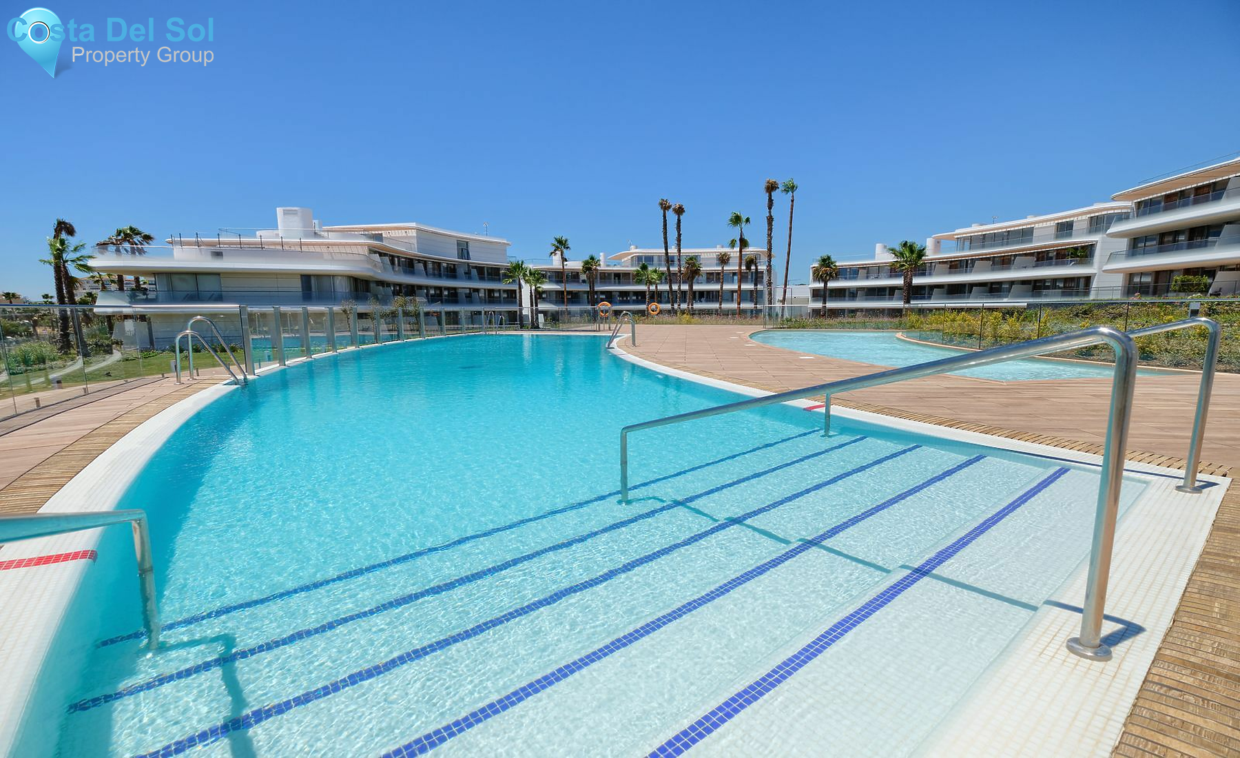 Middle Floor Apartment in Estepona-1483572