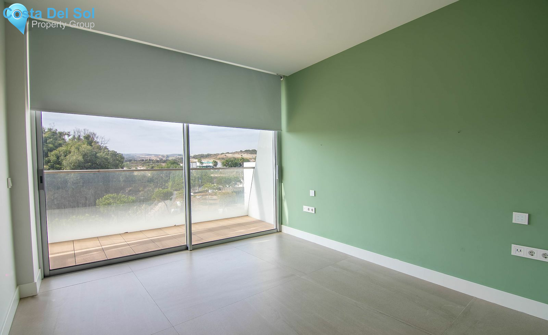 Middle Floor Apartment in Estepona-1483575