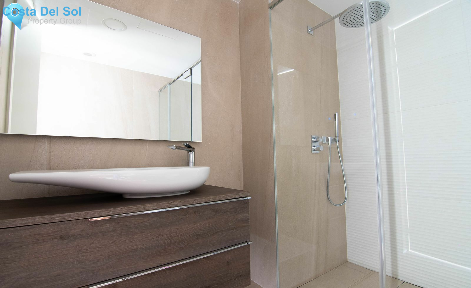 Middle Floor Apartment in Estepona-1483564