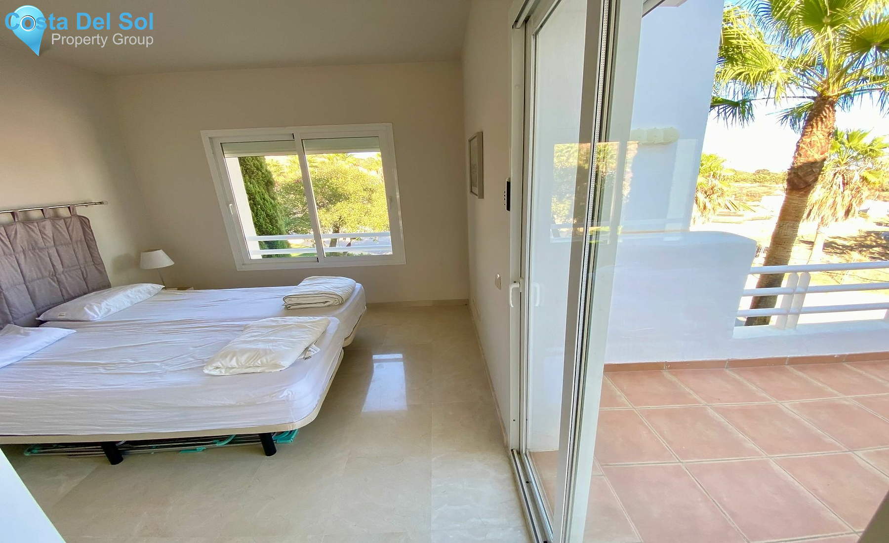 Middle Floor Apartment in Estepona-1519587