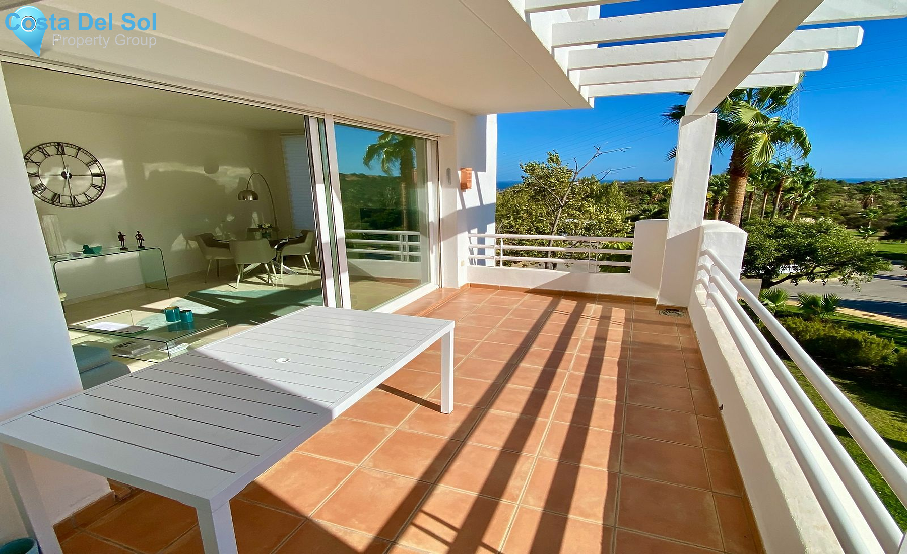 Middle Floor Apartment in Estepona-1519588