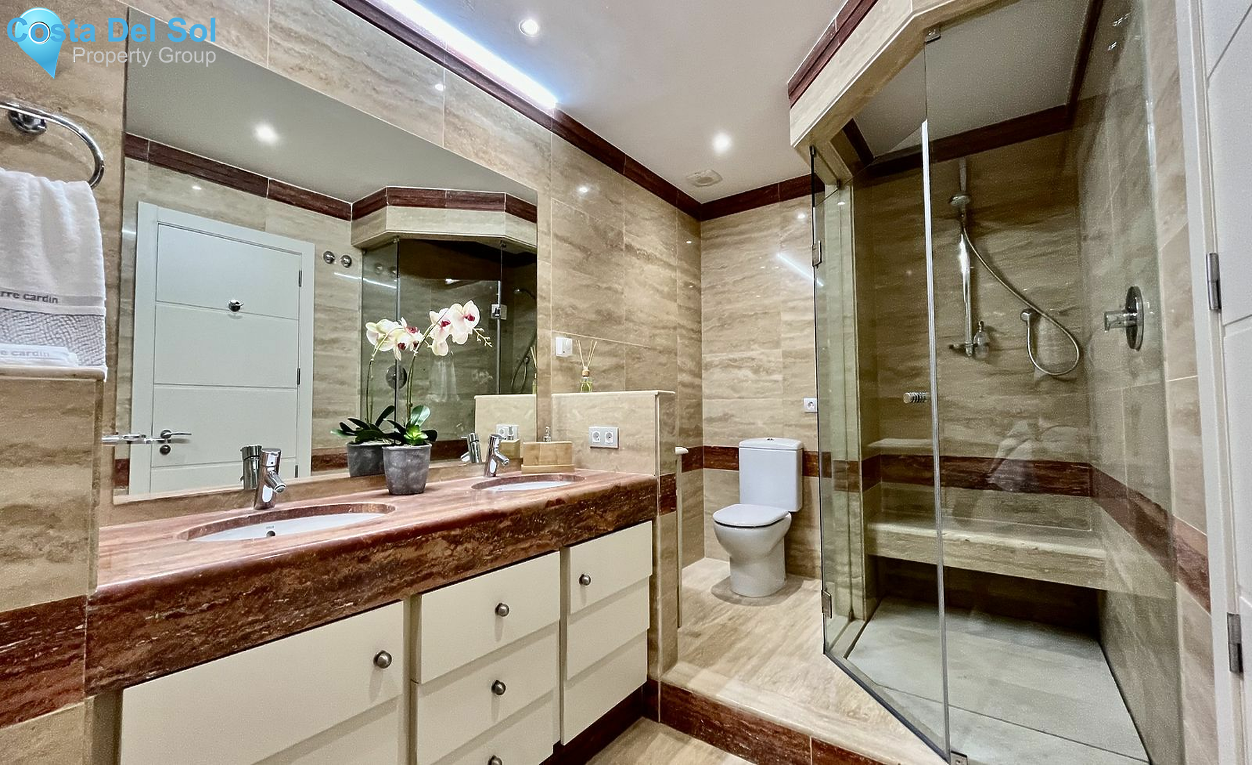 Middle Floor Apartment in Estepona-1532627