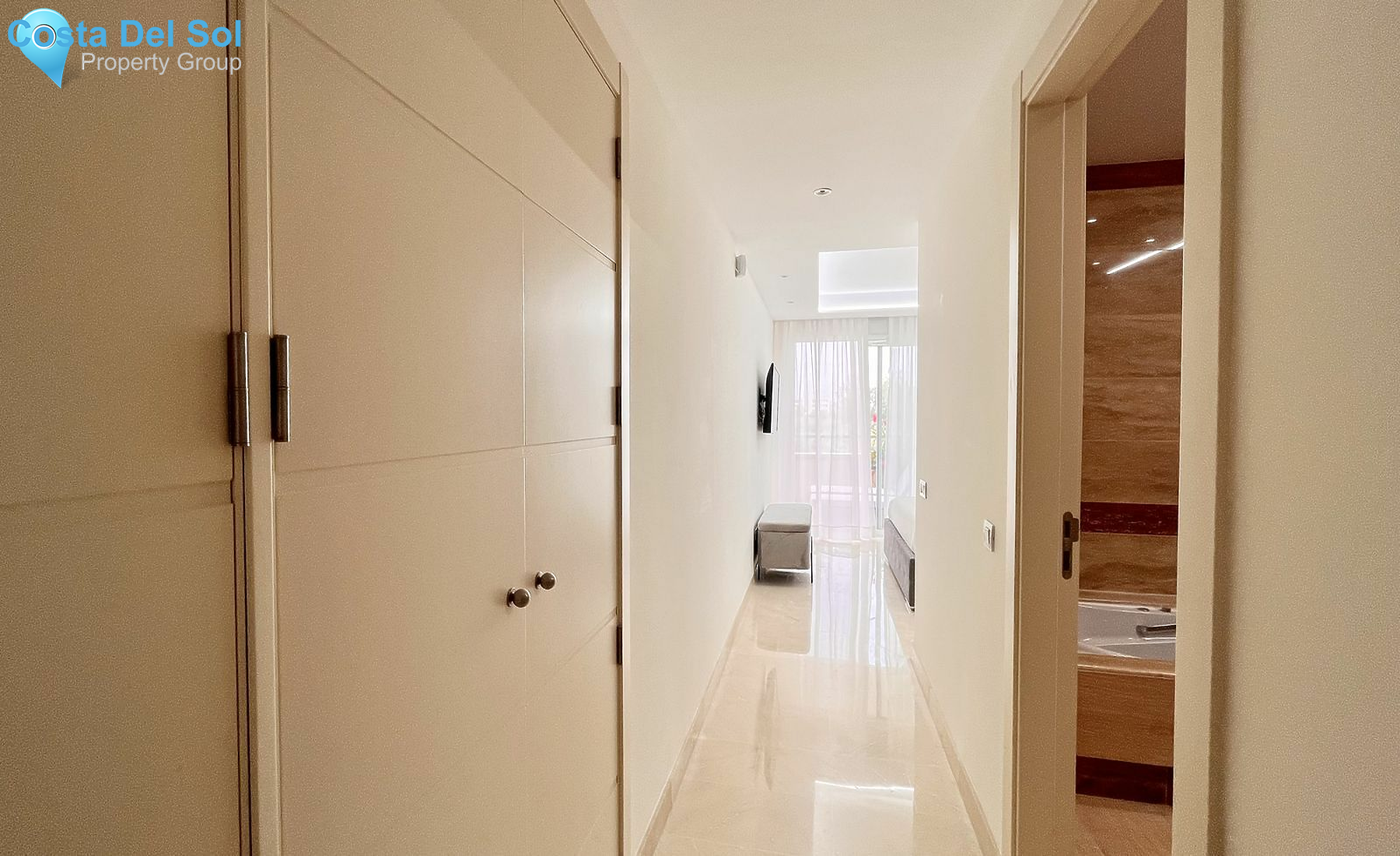 Middle Floor Apartment in Estepona-1532628