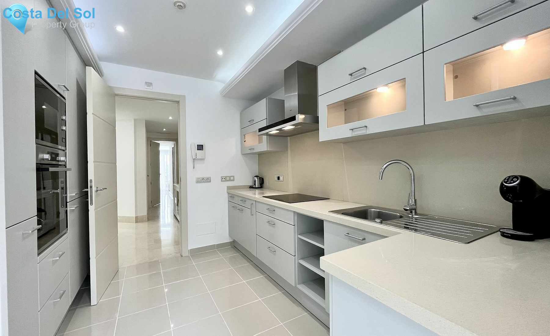 Middle Floor Apartment in Estepona-1532615