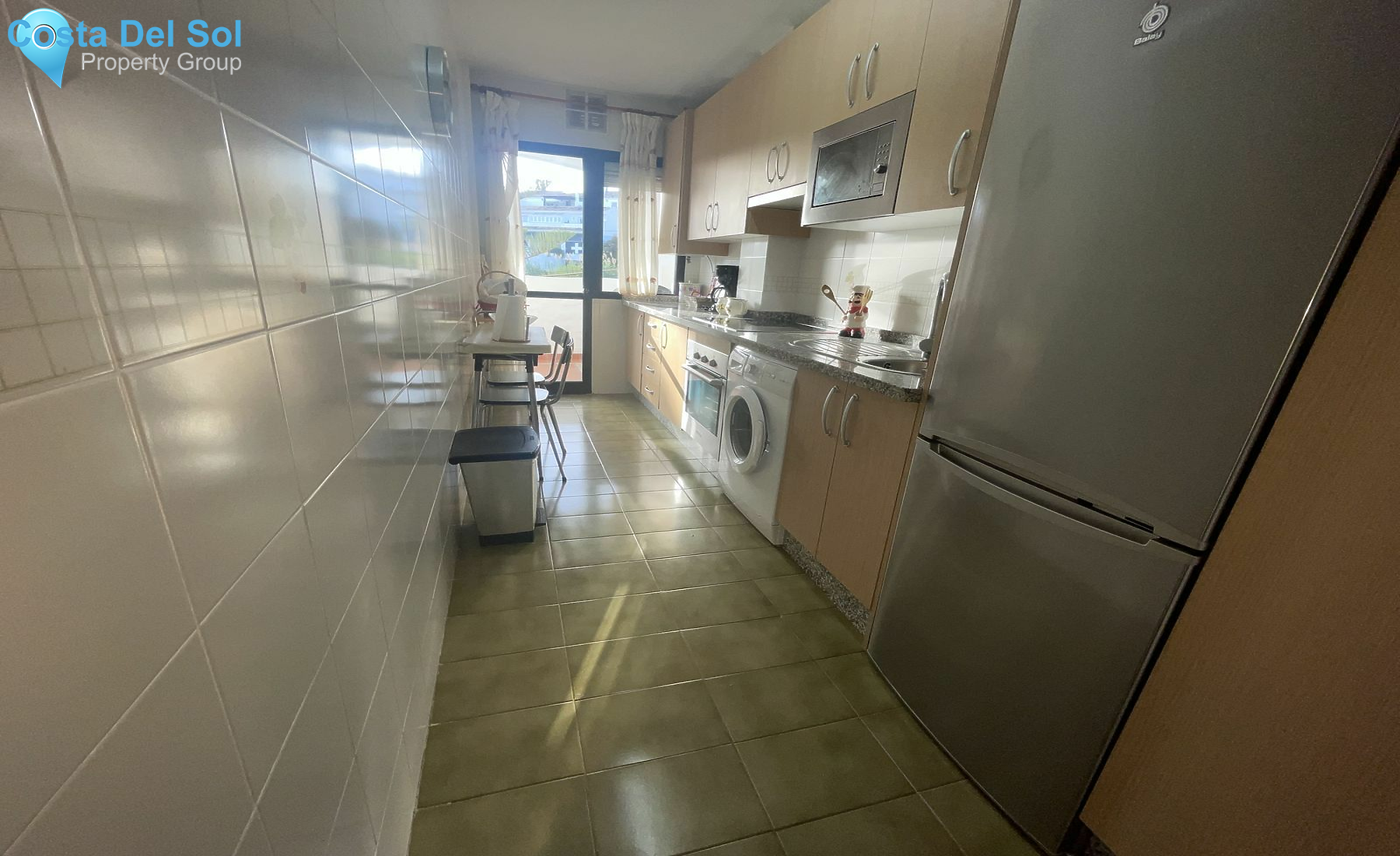 Middle Floor Apartment in Estepona-1535458