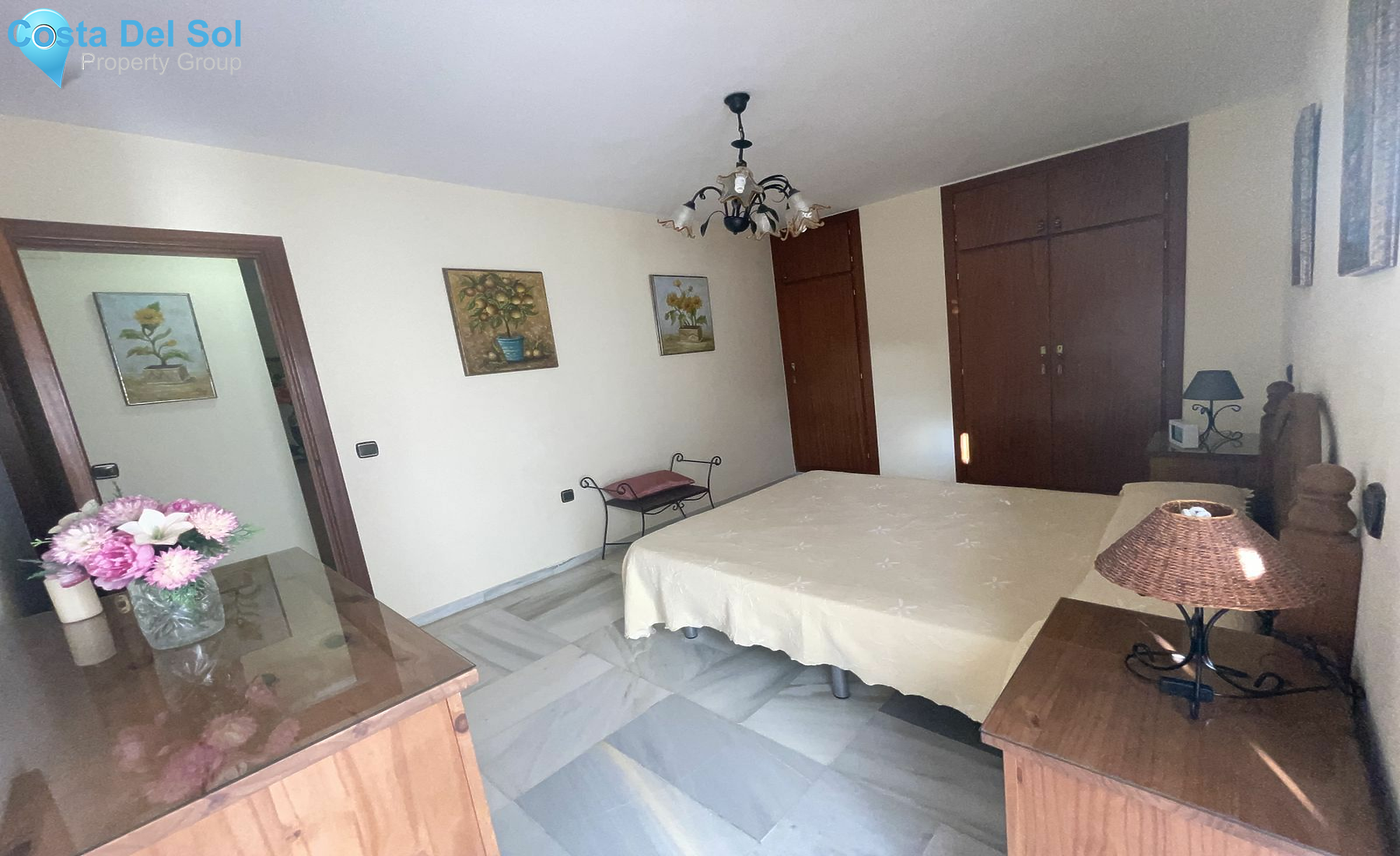 Middle Floor Apartment in Estepona-1535464