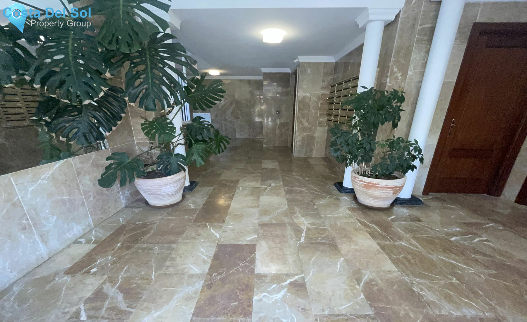 Middle Floor Apartment in Estepona-1535467