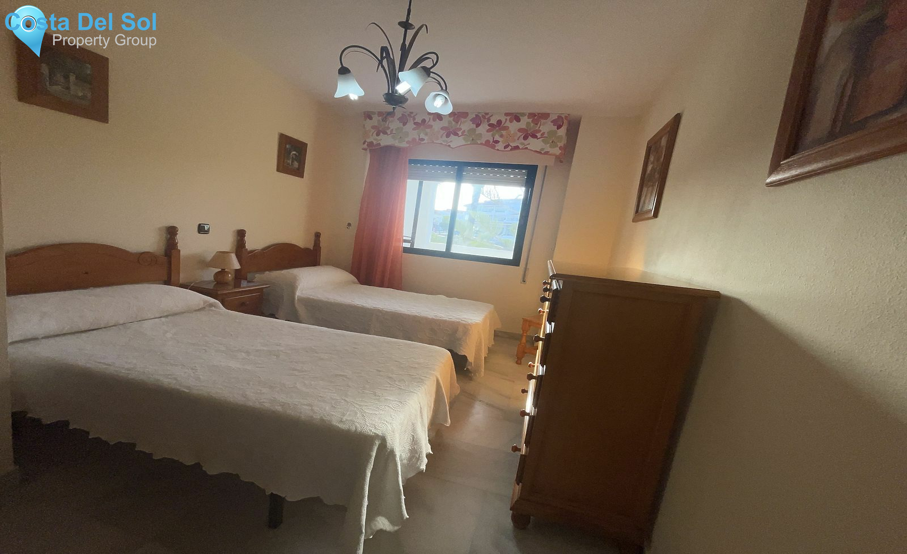 Middle Floor Apartment in Estepona-1535453