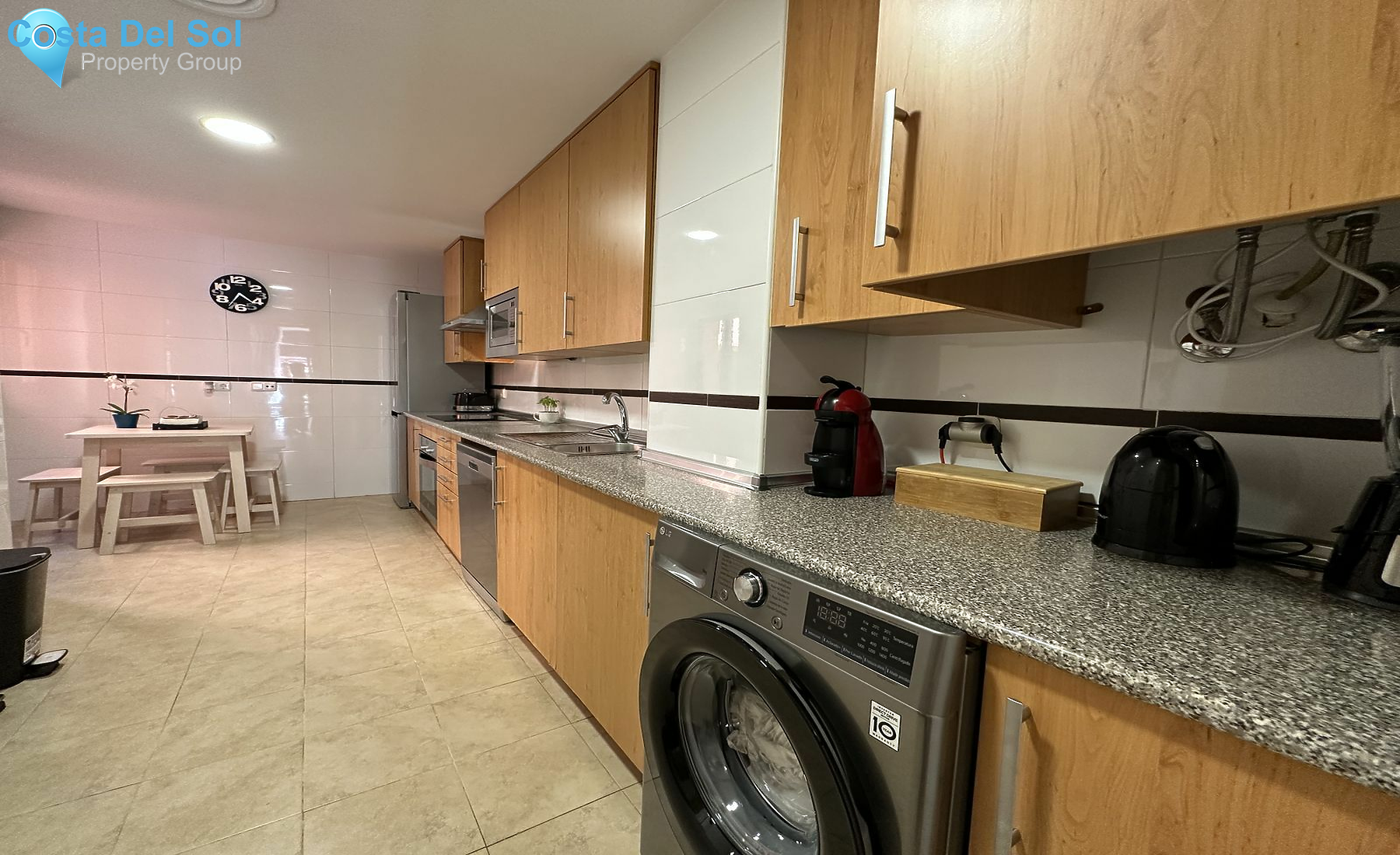 Middle Floor Apartment in Estepona-1548622