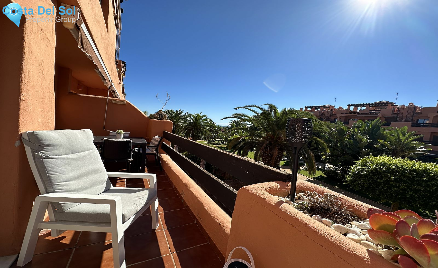Middle Floor Apartment in Estepona-1548613