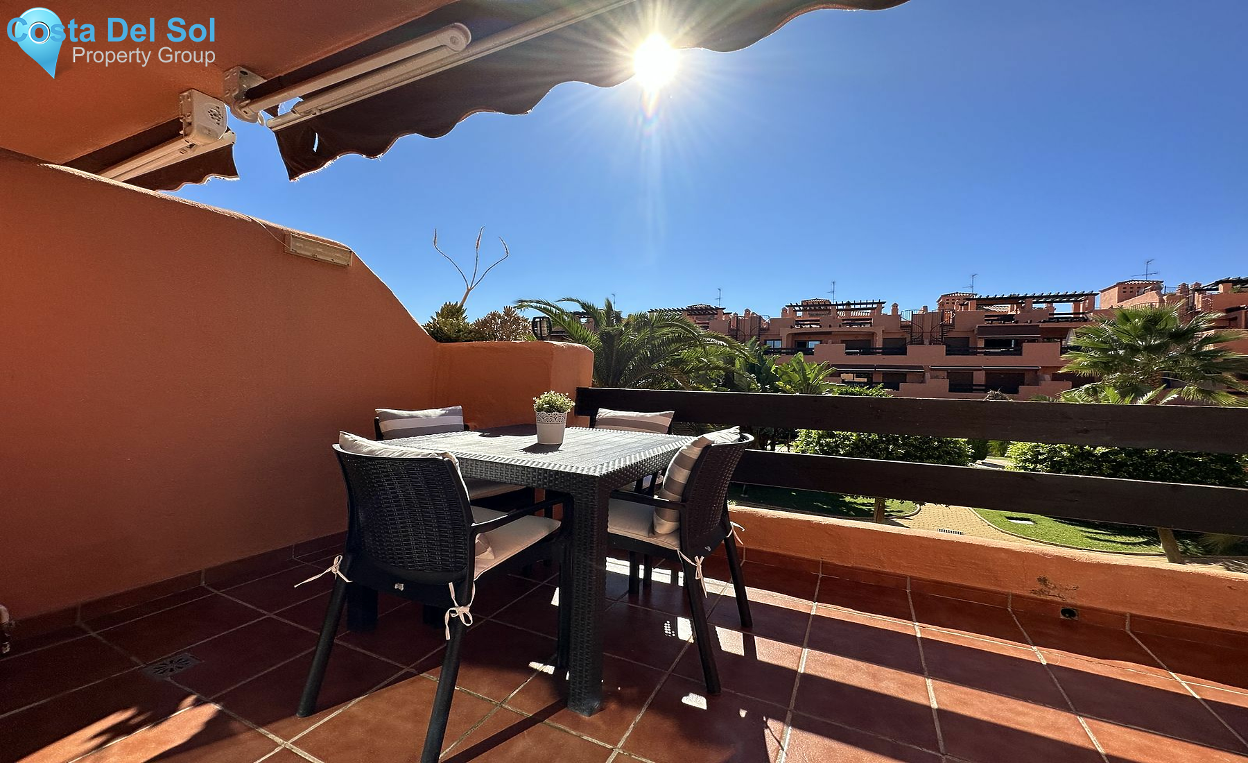 Middle Floor Apartment in Estepona-1548615
