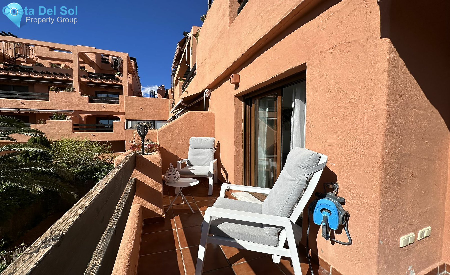 Middle Floor Apartment in Estepona-1548616