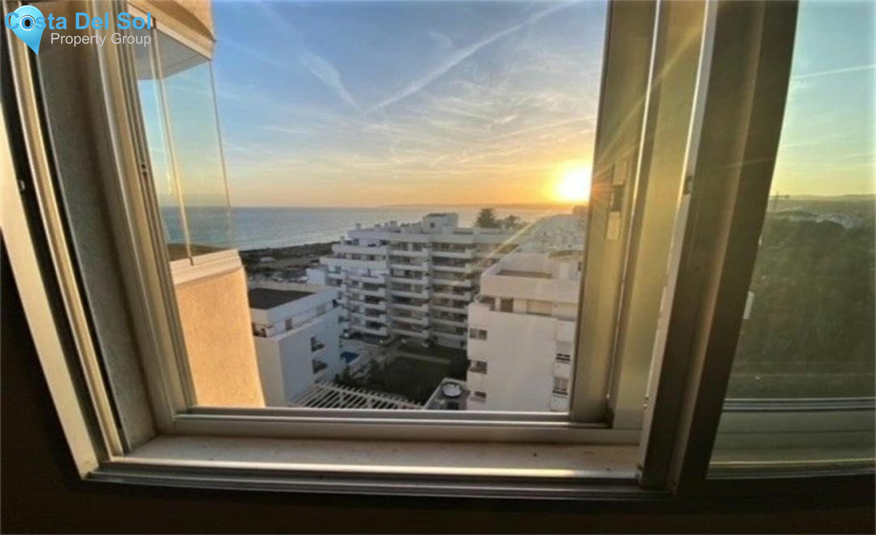 Middle Floor Apartment in Estepona-1550323