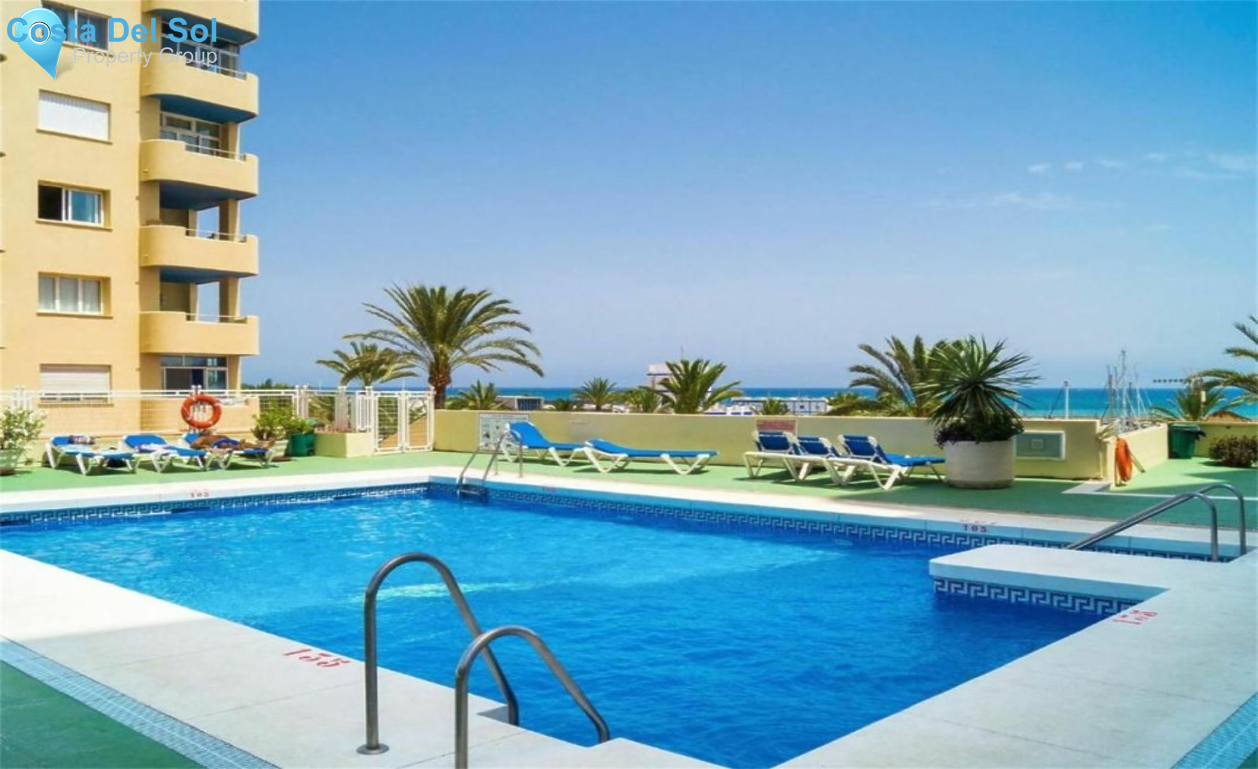 Middle Floor Apartment in Estepona-1550330