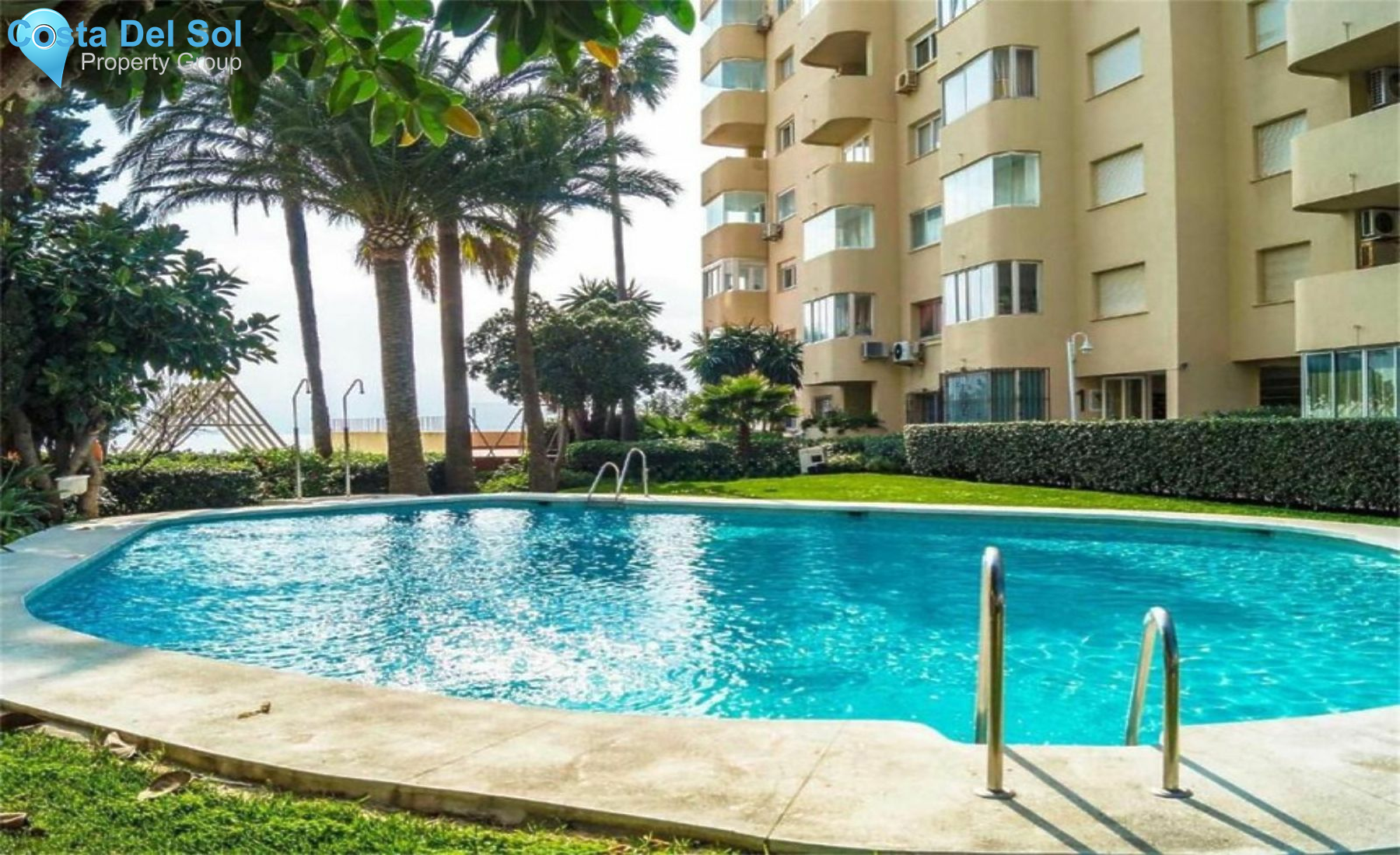 Middle Floor Apartment in Estepona-1550331