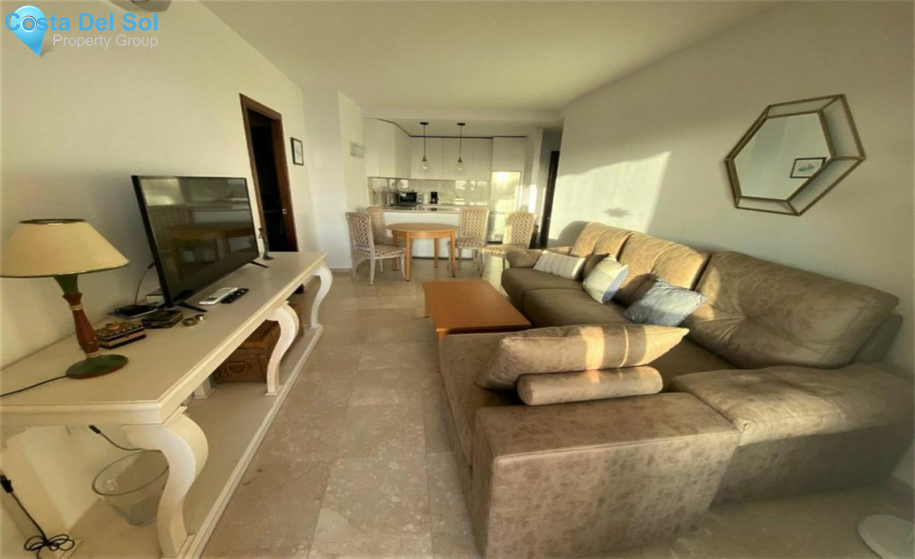 Middle Floor Apartment in Estepona-1550314