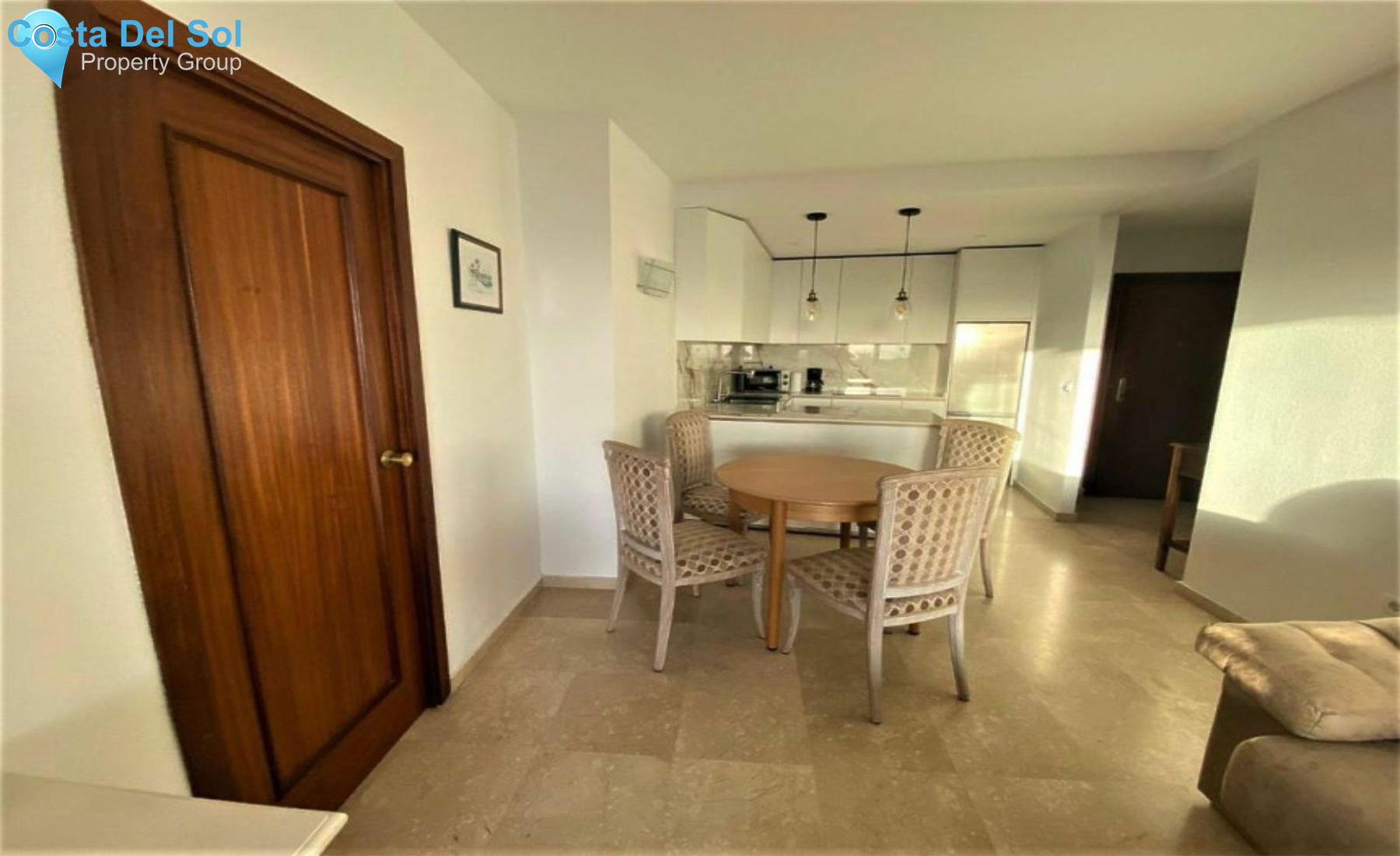 Middle Floor Apartment in Estepona-1550318