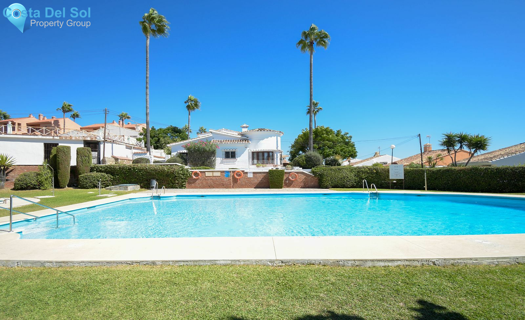Middle Floor Apartment in Estepona-1550490