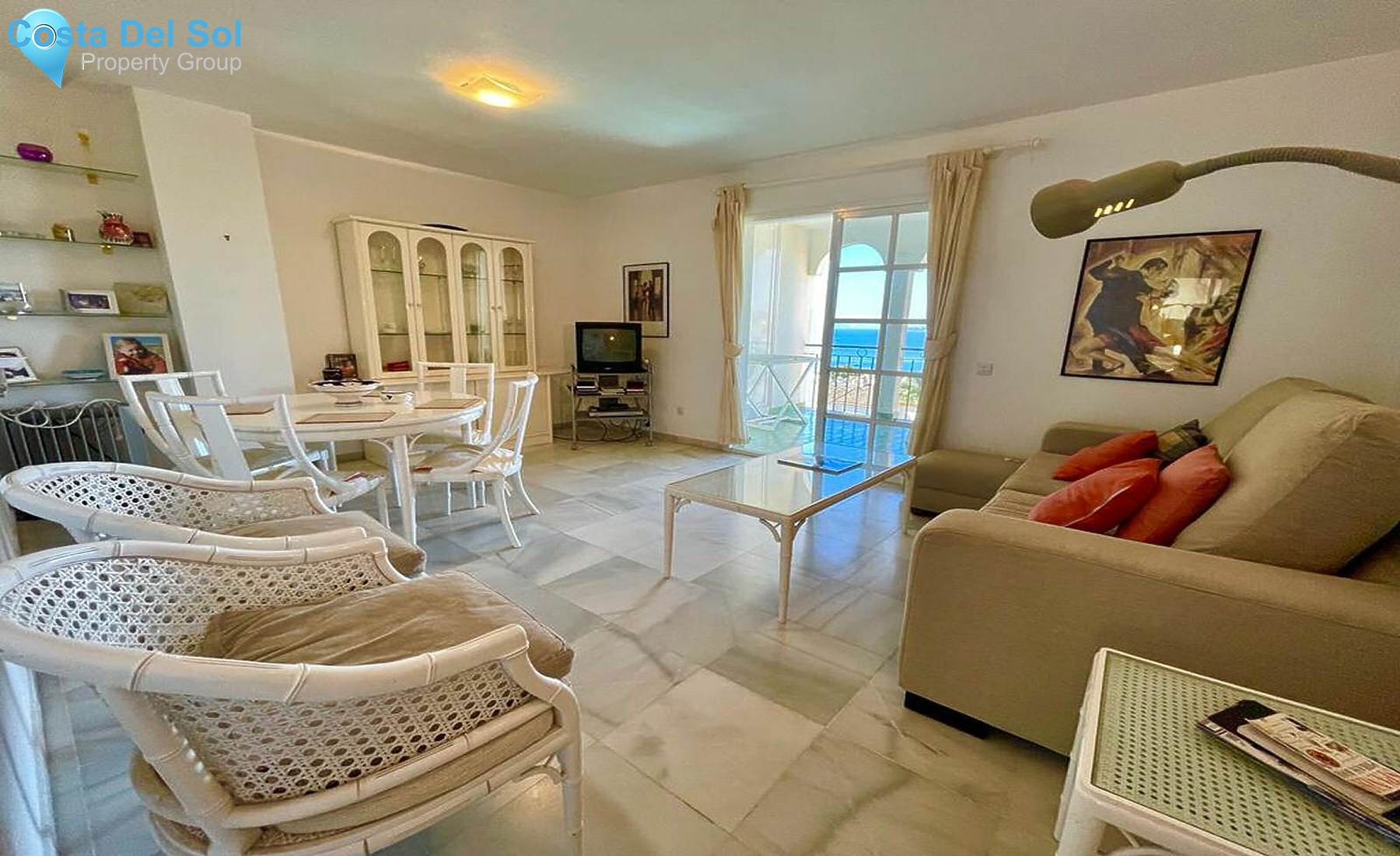 Middle Floor Apartment in Estepona-1552625