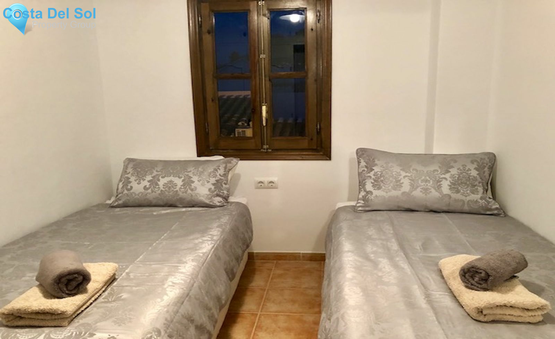 Middle Floor Apartment in Frigiliana-1391846