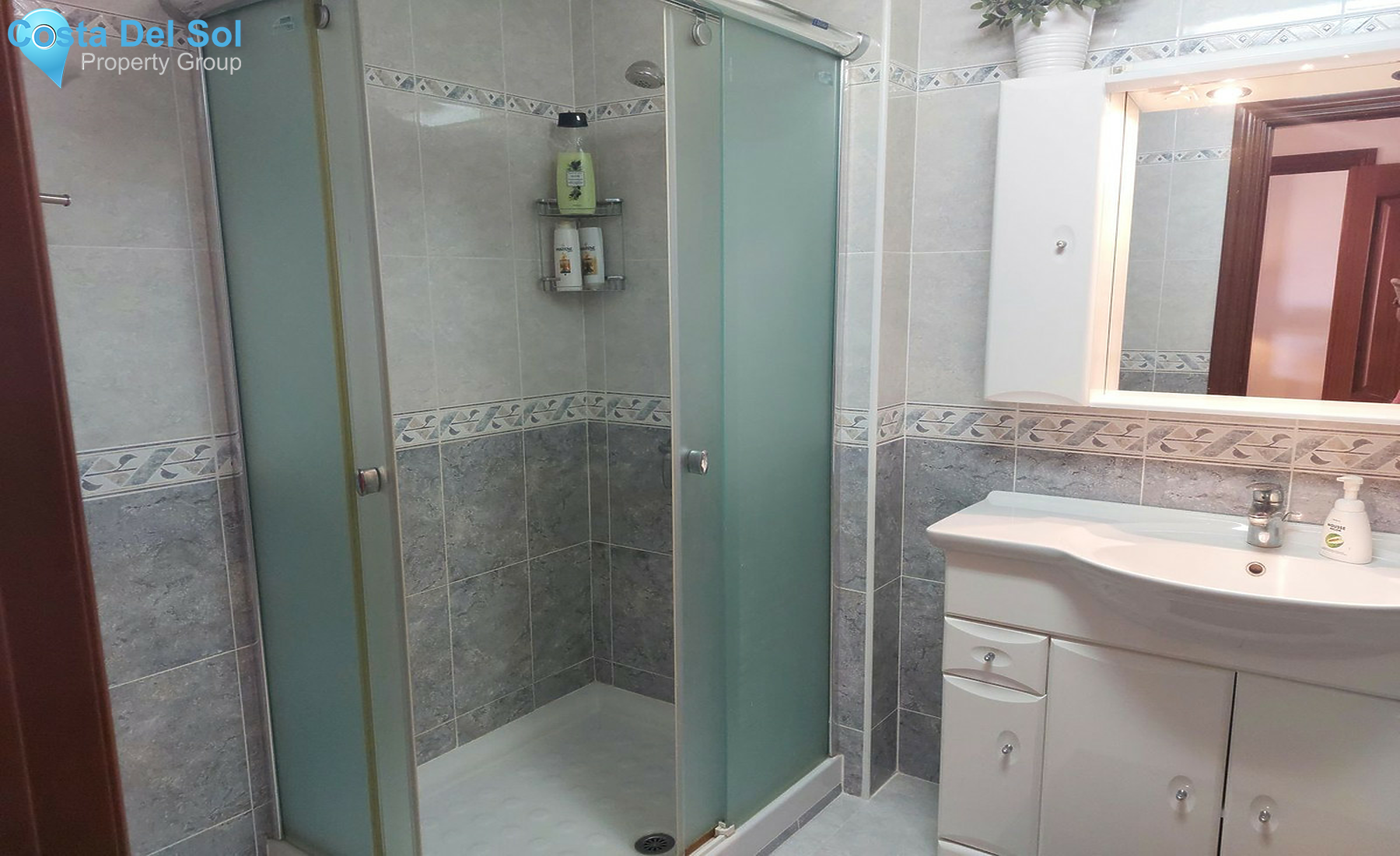 Middle Floor Apartment in Fuengirola-1234220