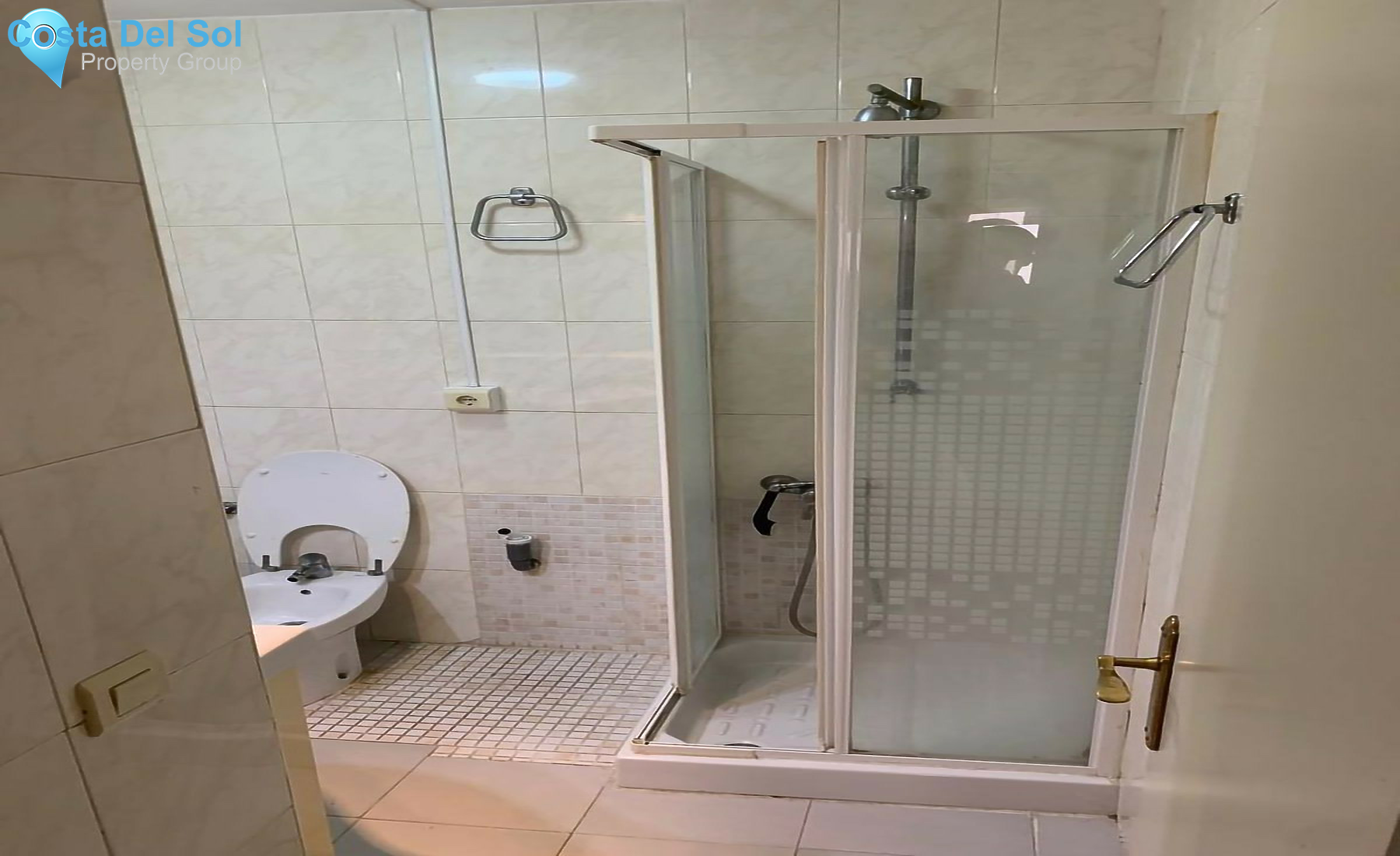 Middle Floor Apartment in Fuengirola-1242320