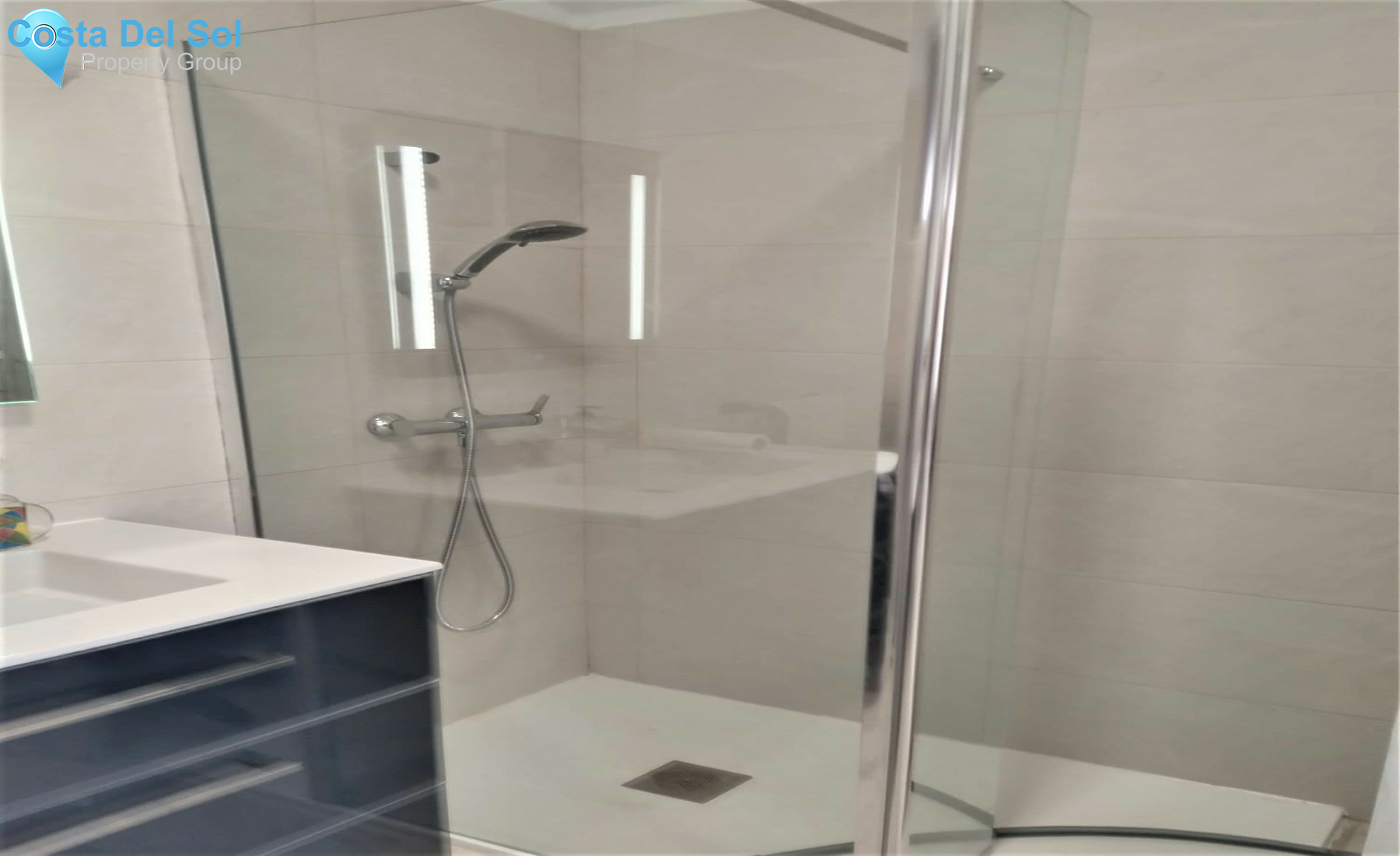 Middle Floor Apartment in Fuengirola-1294597