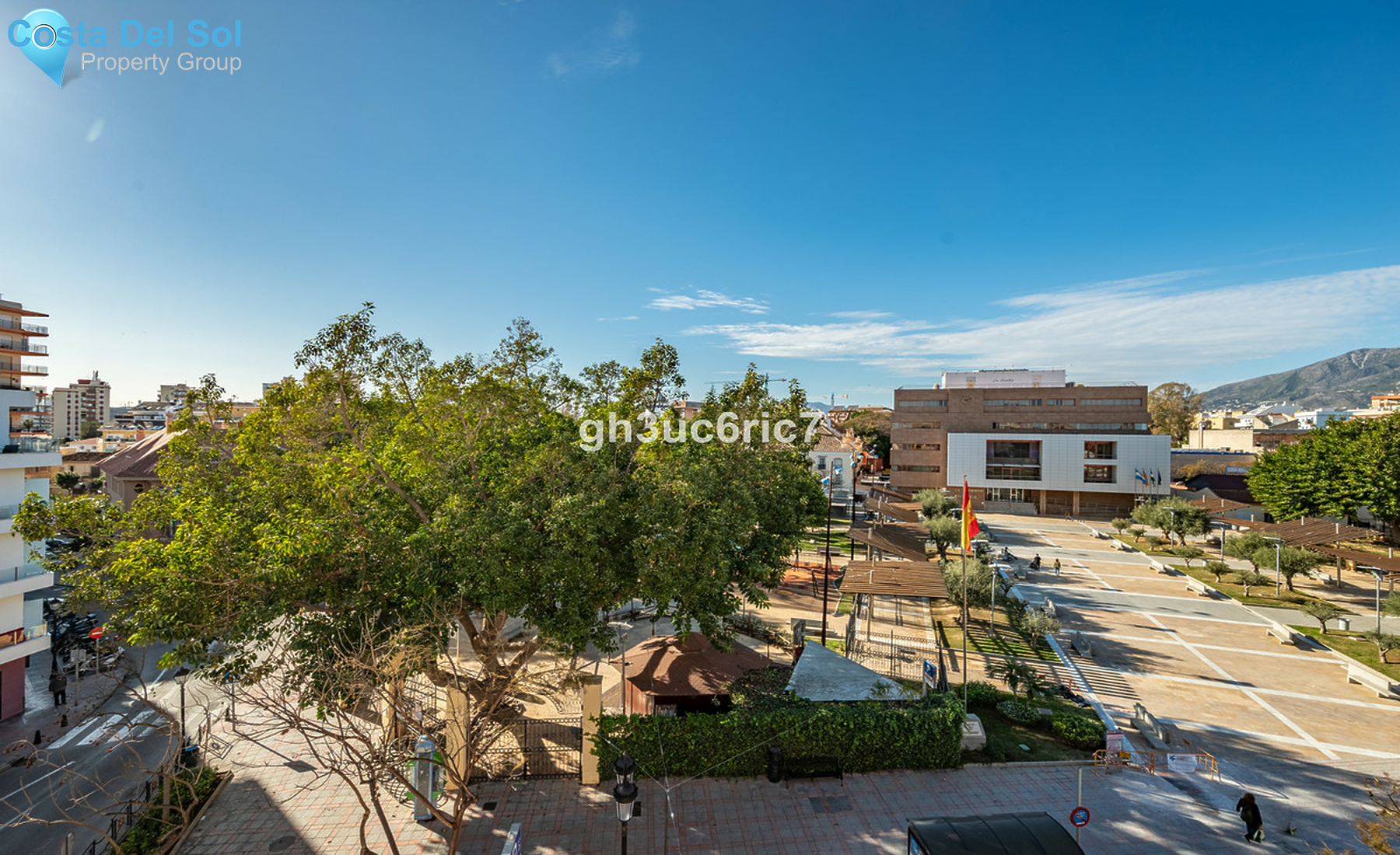 Middle Floor Apartment in Fuengirola-1311056