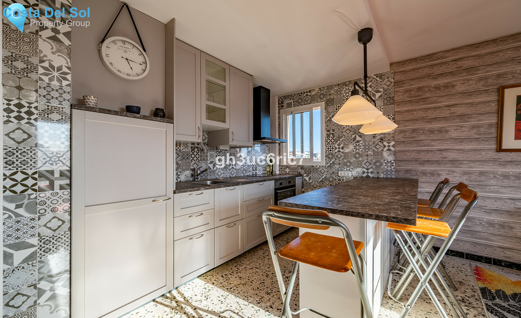 Middle Floor Apartment in Fuengirola-1311058