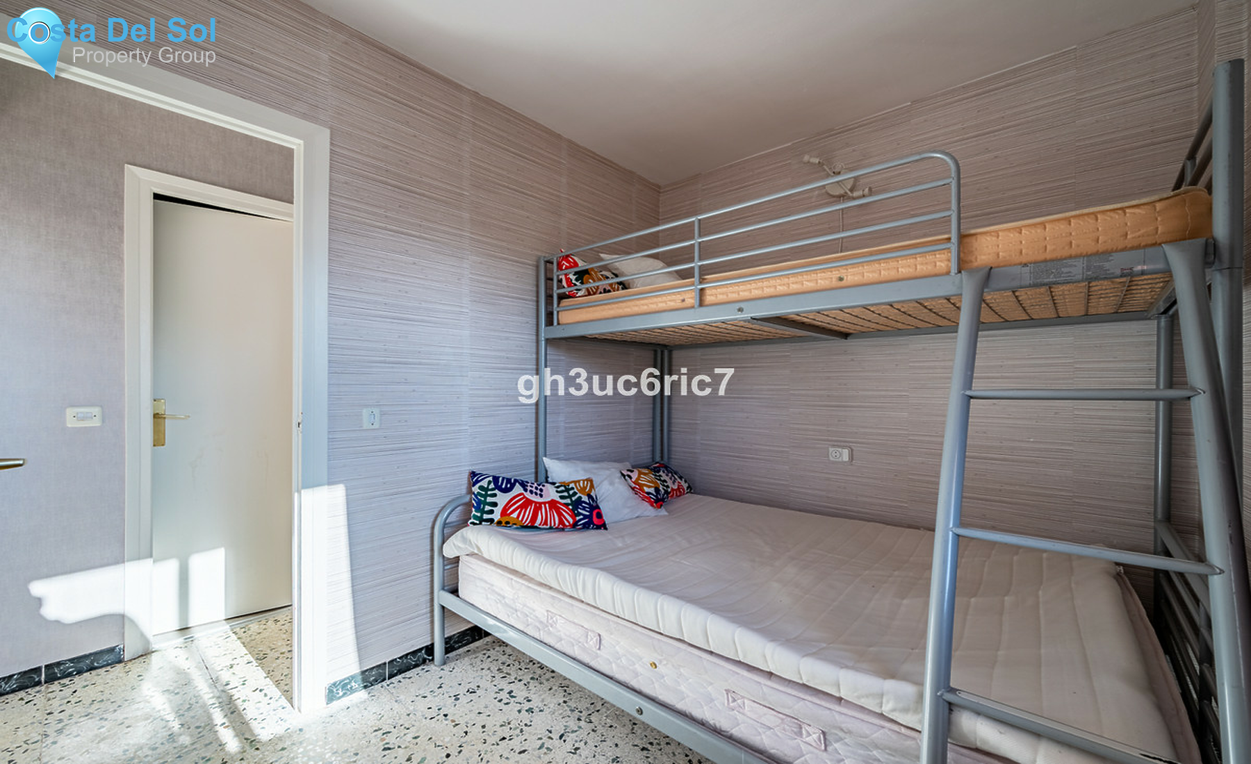 Middle Floor Apartment in Fuengirola-1311063