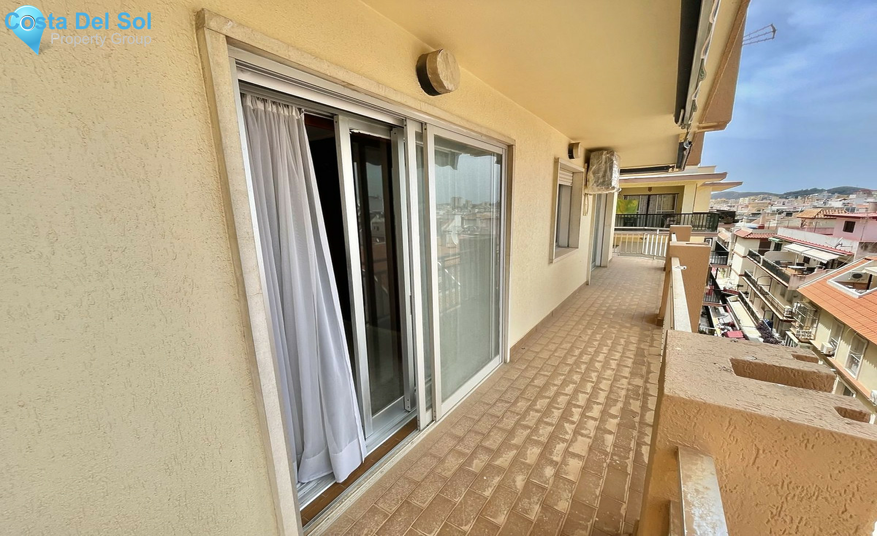 Middle Floor Apartment in Fuengirola-1314279
