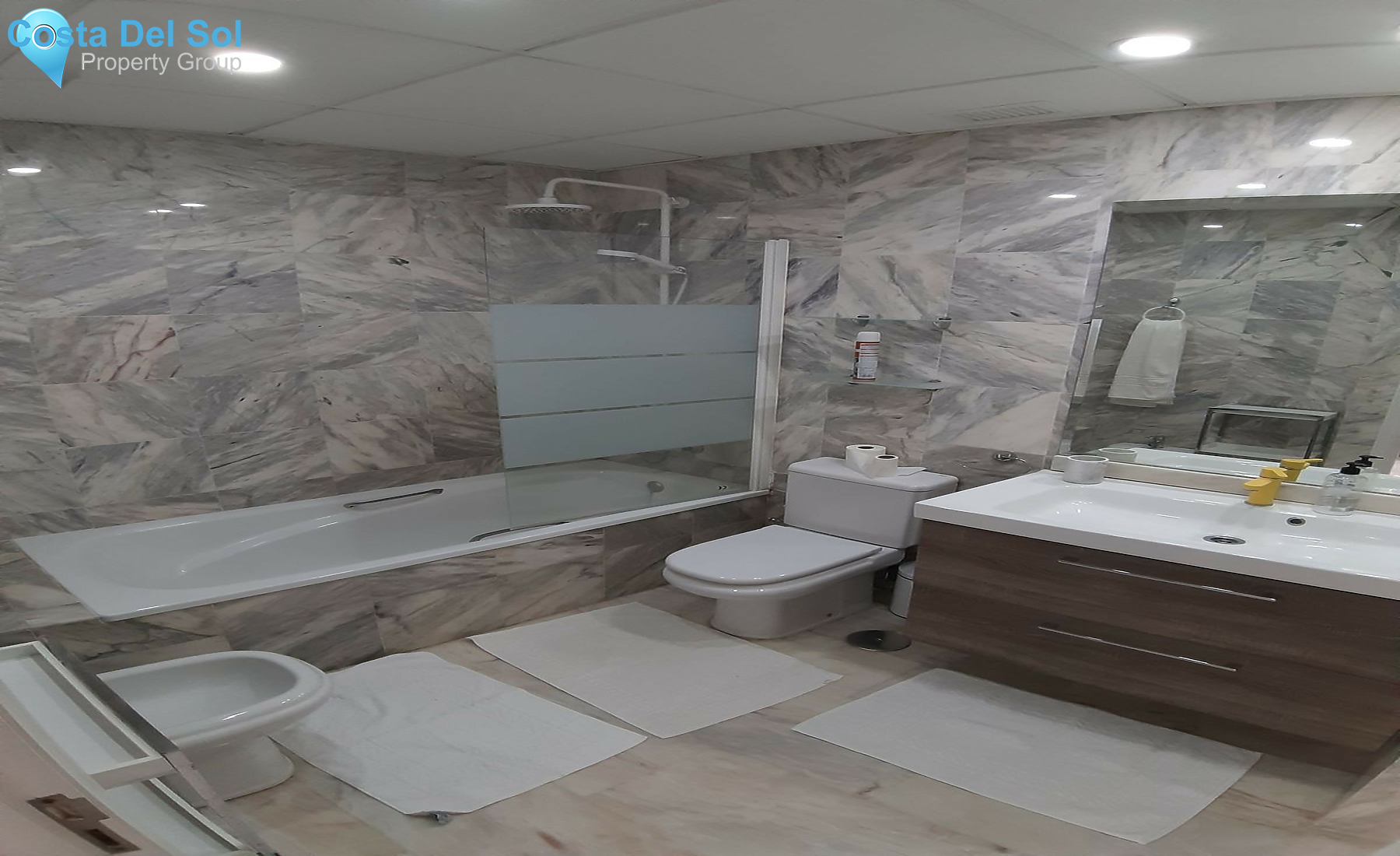Middle Floor Apartment in Fuengirola-1408127