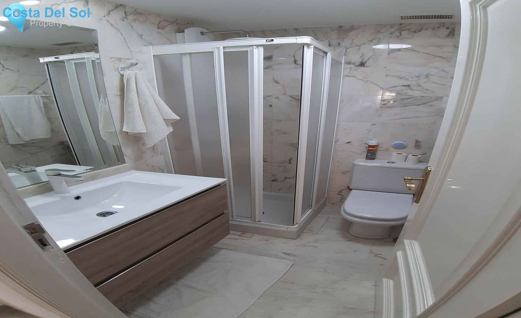 Middle Floor Apartment in Fuengirola-1408128