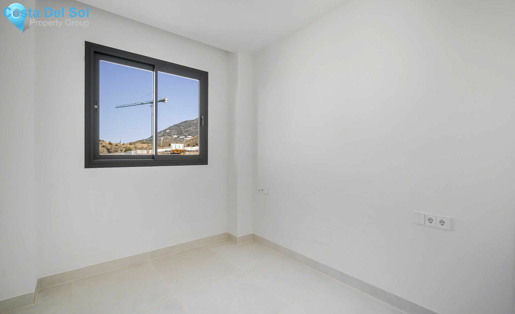 Middle Floor Apartment in Fuengirola-1138074