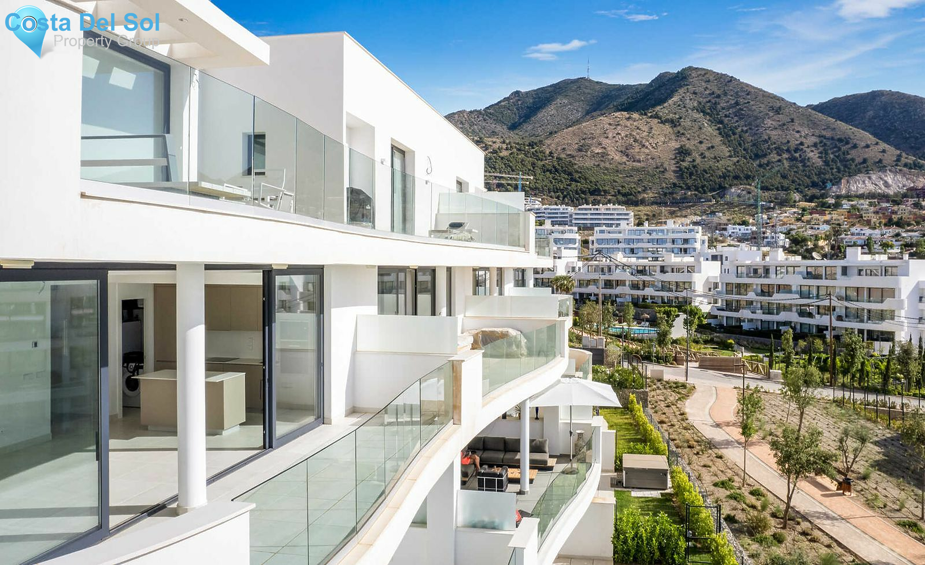 Middle Floor Apartment in Fuengirola-1138065