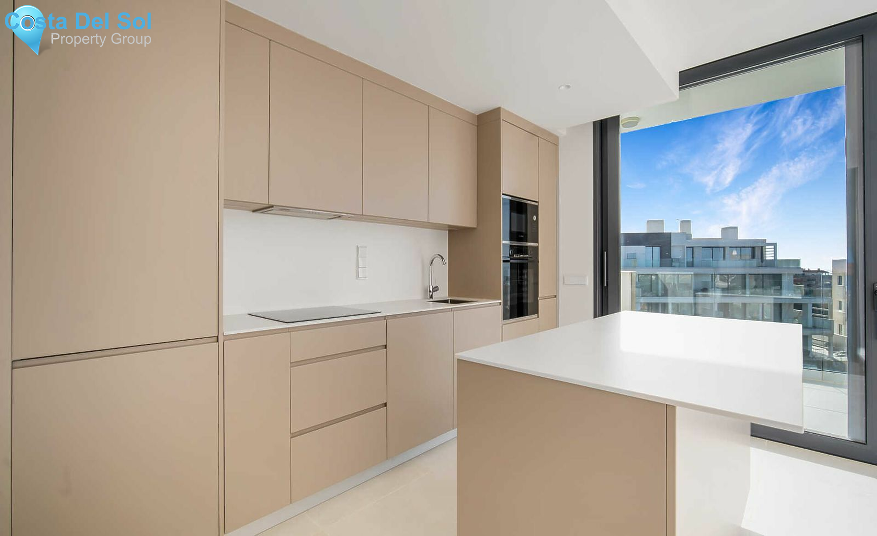 Middle Floor Apartment in Fuengirola-1138068