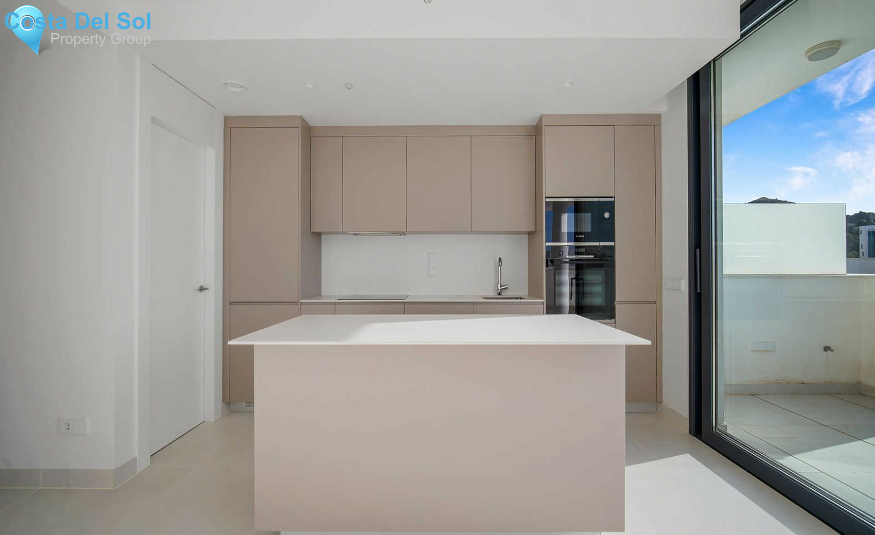 Middle Floor Apartment in Fuengirola-1138069