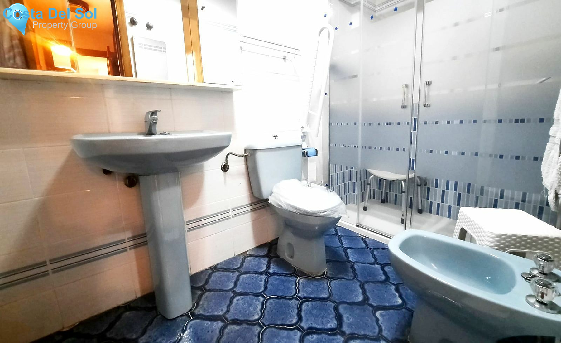 Middle Floor Apartment in Fuengirola-1147048
