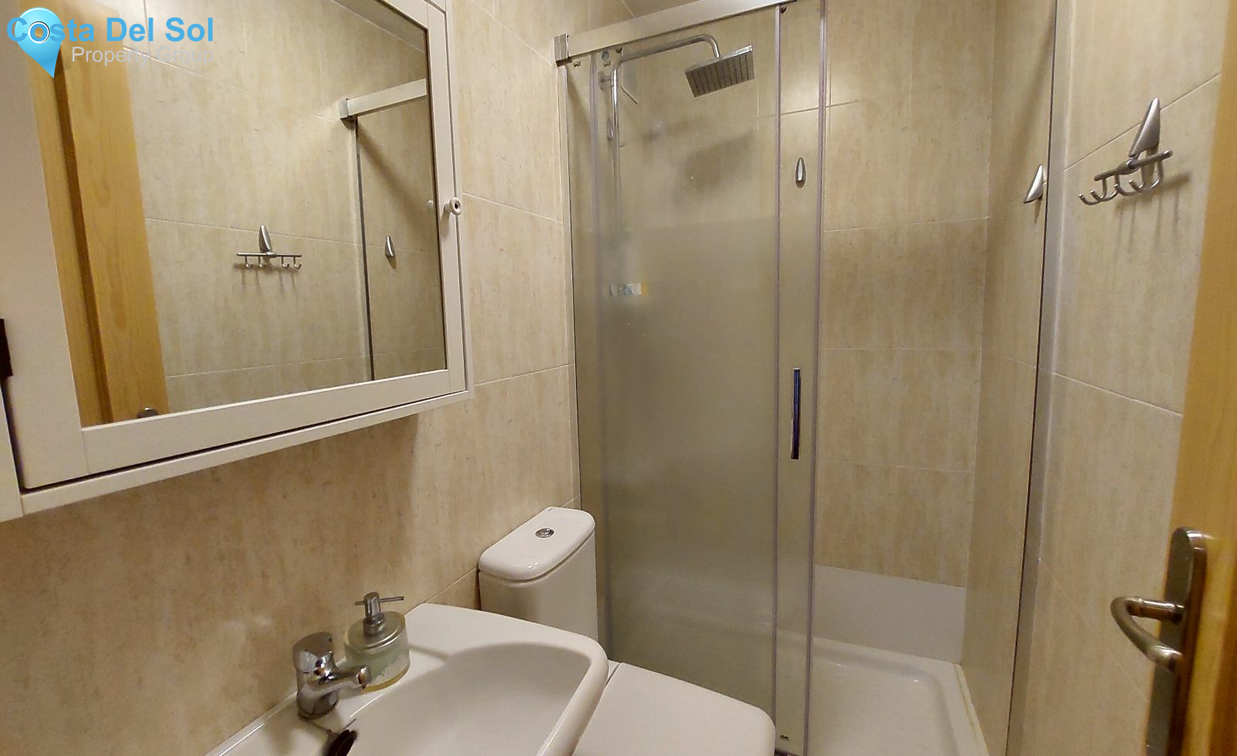 Middle Floor Apartment in Fuengirola-1183797