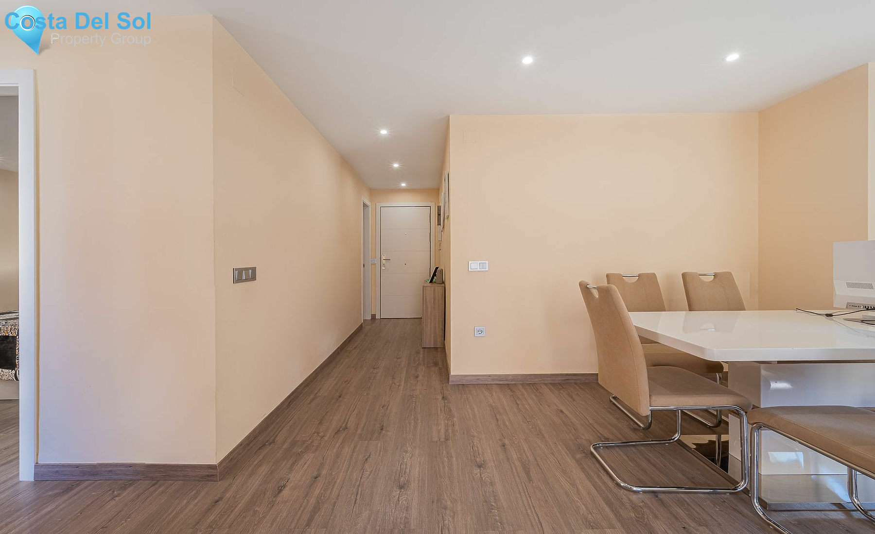 Middle Floor Apartment in Fuengirola-1196402