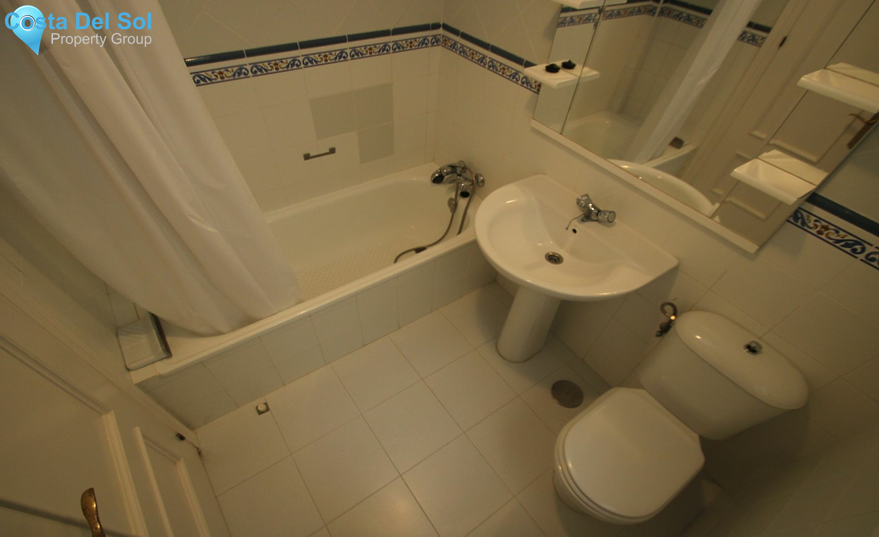 Middle Floor Apartment in Fuengirola-1198794