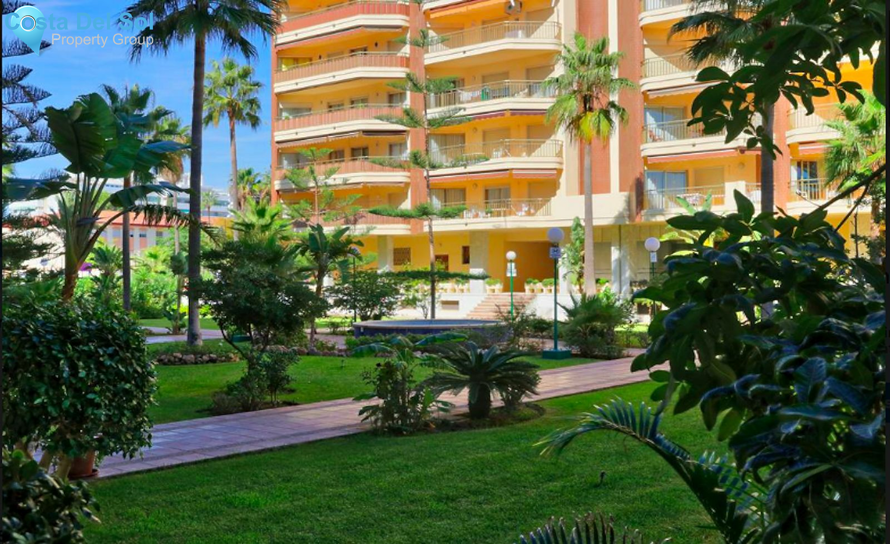 Middle Floor Apartment in Fuengirola-1219536